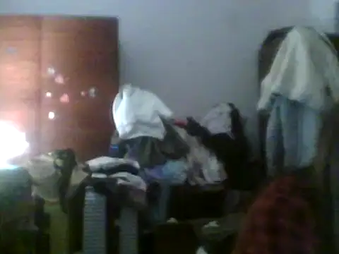 Snapshot of ShawnaAdams chatting on 12/17/25, 04:02 ShawnaAdams online show from 12/17/25, 04:02