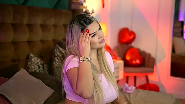 Snapshot of SophieBoobsX chatting on 09/18/25, 05:09 SophieBoobsX online show from 09/18/25, 05:09