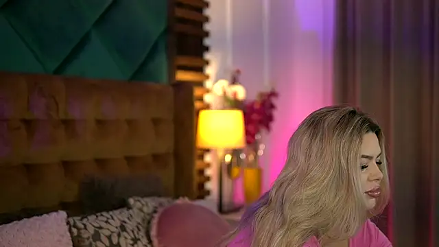 Snapshot of SophieBoobsX chatting on 11/21/25, 06:01 SophieBoobsX online show from 11/21/25, 06:01