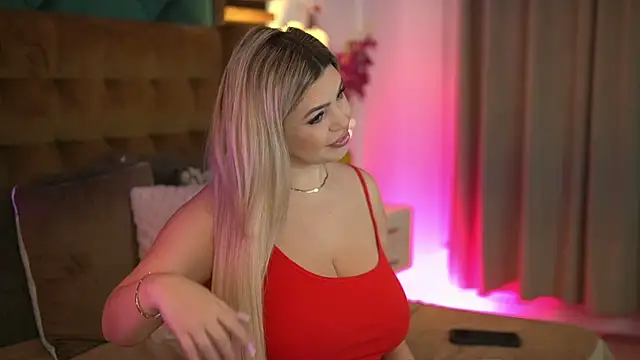 Snapshot of SophieBoobsX chatting on 11/26/25, 06:47 SophieBoobsX online show from 11/26/25, 06:47