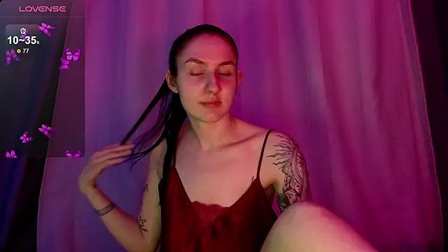 Snapshot of NiaEllis chatting on 01/10/25, 02:46 NiaEllis online show from 01/10/25, 02:46