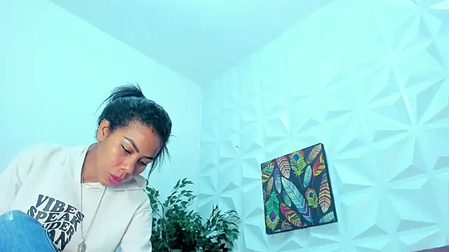 Hellen Sky online show from 03/17/25, 07:04