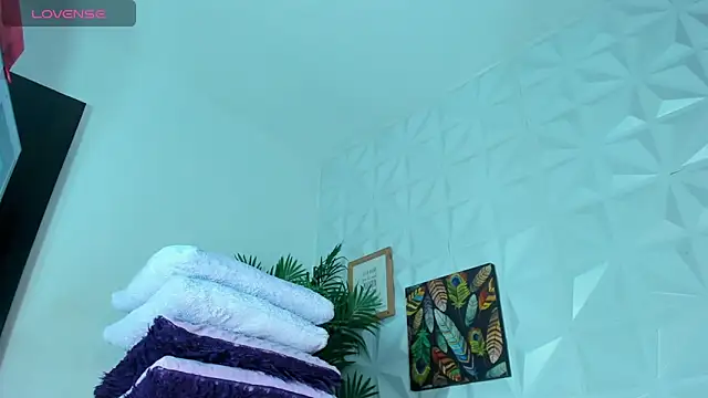 Hellen Sky online show from 09/08/25, 07:13