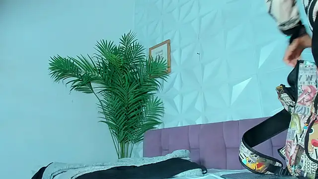 Hellen Sky online show from 10/10/25, 07:13