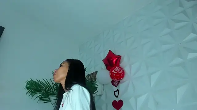 Snapshot of Hellen_Sky chatting on 02/16/26, 07:10 Hellen Sky online show from 02/16/26, 07:10