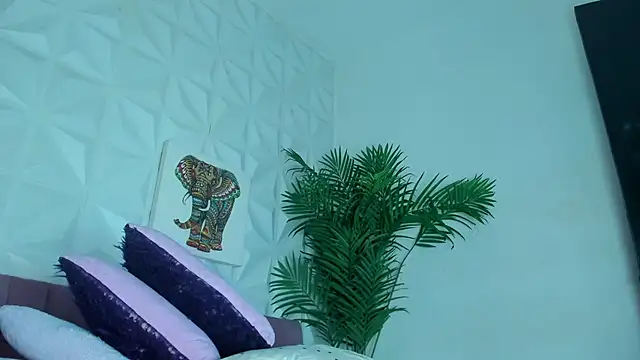 Snapshot of Hellen_Sky chatting on 05/20/26, 07:09 Hellen Sky online show from 05/20/26, 07:09