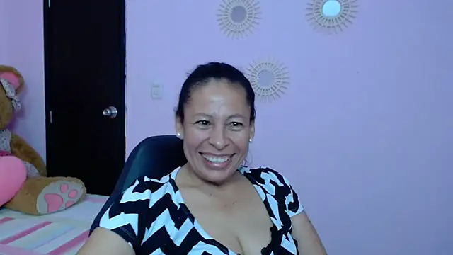 Snapshot of mature_martina chatting on 01/24/25, 10:30 mature martina online show from 01/24/25, 10:30