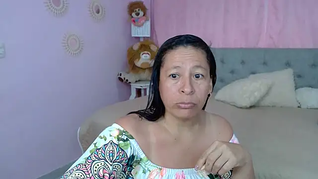 Snapshot of mature_martina chatting on 10/16/25, 09:38 mature martina online show from 10/16/25, 09:38