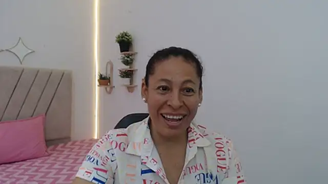 mature martina online show from 04/23/26, 08:11