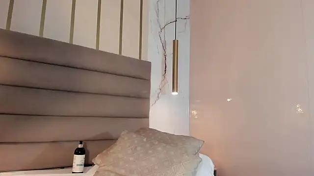 Snapshot of JESYSOZ23_ chatting on 12/14/24, 03:51 JESYSOZ23 online show from 12/14/24, 03:51