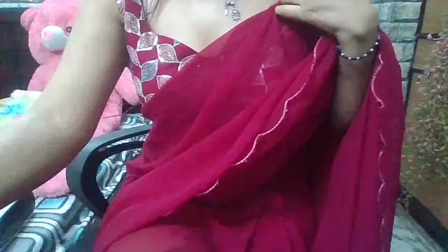 Snapshot of Sexy_iknoor chatting on 02/26/25, 04:25 Sexy iknoor online show from 02/26/25, 04:25