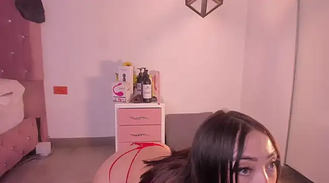 isa red hair online show from 01/13/25, 11:38