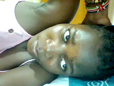 Snapshot of Alessandrajenna chatting on 03/04/25, 09:32 Alessandrajenna online show from 03/04/25, 09:32