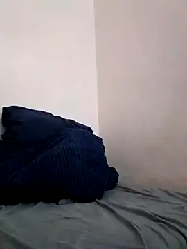 pretty-donna online show from 11/16/25, 07:47