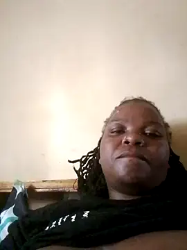 pretty-donna online show from 11/23/25, 10:26