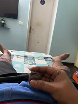 Snapshot of yourheroforfun chatting on 04/06/26, 06:42 yourheroforfun online show from 04/06/26, 06:42