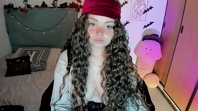 Snapshot of damn_that_booty chatting on 10/28/25, 10:30 damn that booty online show from 10/28/25, 10:30