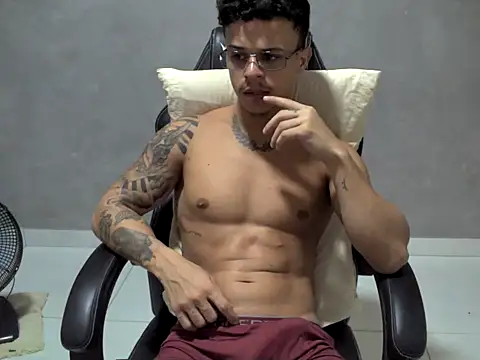 Gust027 online show from 04/13/26, 02:28