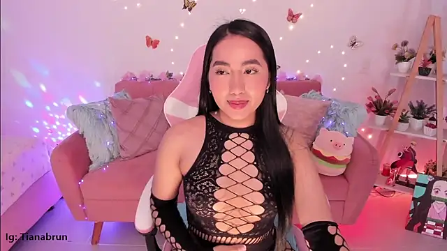 Zara uwu  online show from 09/14/25, 10:25