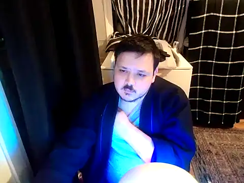 Snapshot of Bebemickey75 chatting on 03/14/25, 11:00 Bebemickey75 online show from 03/14/25, 11:00