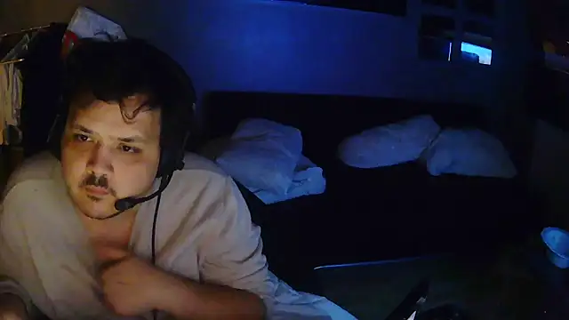 Snapshot of Bebemickey75 chatting on 11/28/25, 10:23 Bebemickey75 online show from 11/28/25, 10:23