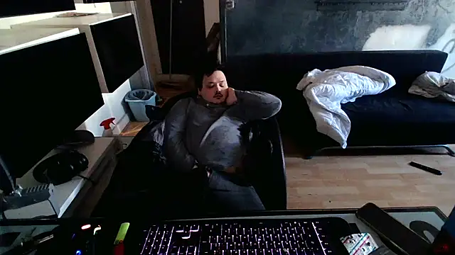 Snapshot of Bebemickey75 chatting on 03/15/26, 11:16 Bebemickey75 online show from 03/15/26, 11:16