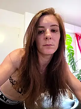 Snapshot of Ladykimberly_XOXO chatting on 09/14/25, 03:00 Ladykimberly XOXO online show from 09/14/25, 03:00