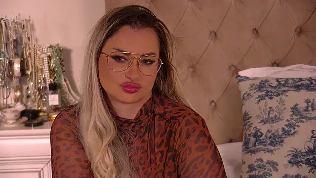 Denisse Perry online show from 03/02/26, 12:13