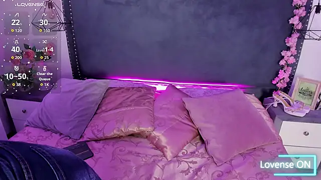 Snapshot of AmyMasson chatting on 12/03/25, 02:04 AmyMasson online show from 12/03/25, 02:04