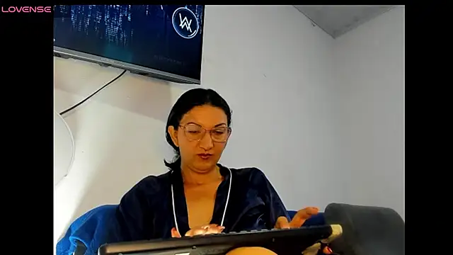 Angelblue  online show from 04/22/26, 01:34