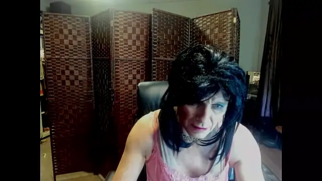 Snapshot of CharlotteAshton chatting on 05/23/26, 01:37 CharlotteAshton online show from 05/23/26, 01:37