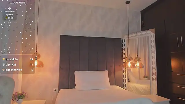 kataliina   online show from 01/05/25, 03:02