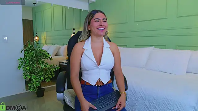 kataliina   online show from 04/21/26, 12:00