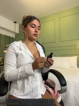 kataliina   online show from 05/08/26, 11:59