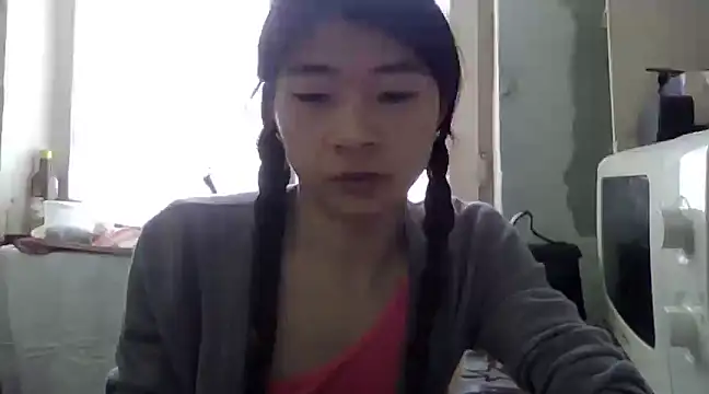 CarlyJoy online show from 03/10/25, 10:48