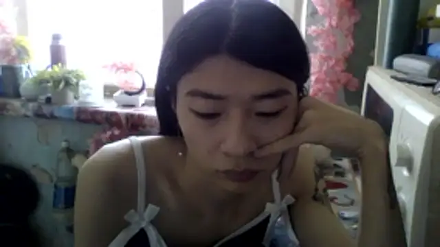 CarlyJoy online show from 04/01/26, 10:49