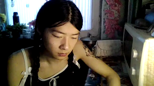 CarlyJoy online show from 04/04/26, 01:41