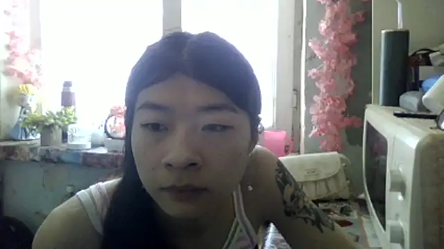 CarlyJoy online show from 04/12/26, 09:36