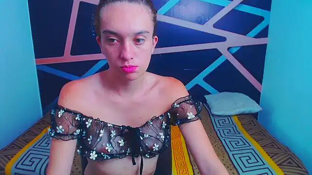 Snapshot of SofiaWet23 chatting on 10/18/25, 01:12 SofiaWet23 online show from 10/18/25, 01:12