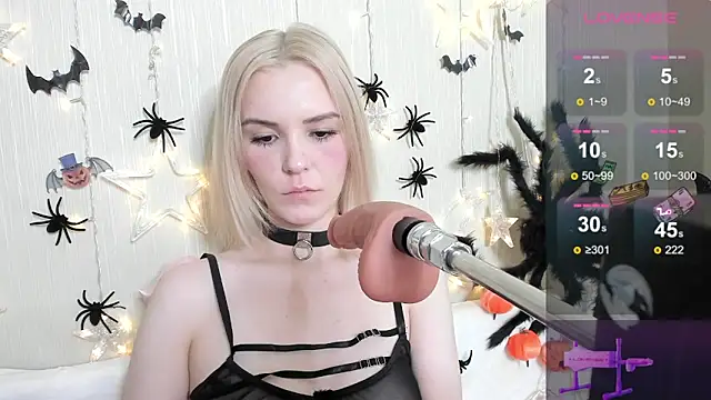 Kaya Devis online show from 10/26/25, 04:18