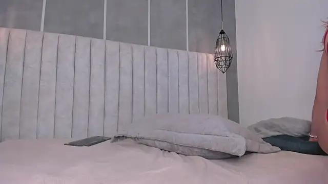 Snapshot of chloe_d chatting on 01/04/25, 10:16 chloe d online show from 01/04/25, 10:16