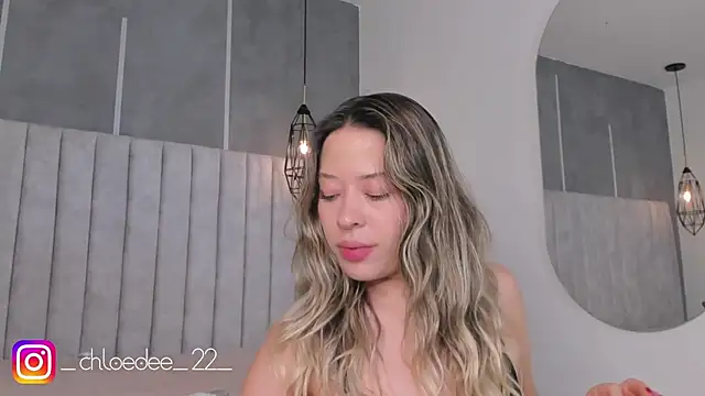 Snapshot of chloe_d chatting on 01/27/25, 02:46 chloe d online show from 01/27/25, 02:46