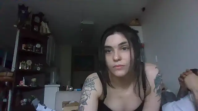 Snapshot of bexs780 chatting on 06/20/26, 06:11 bexs780 online show from 06/20/26, 06:11