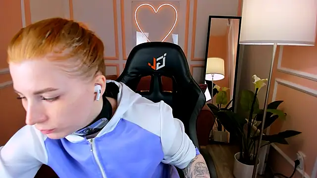 Mira  Blush online show from 02/12/25, 08:40