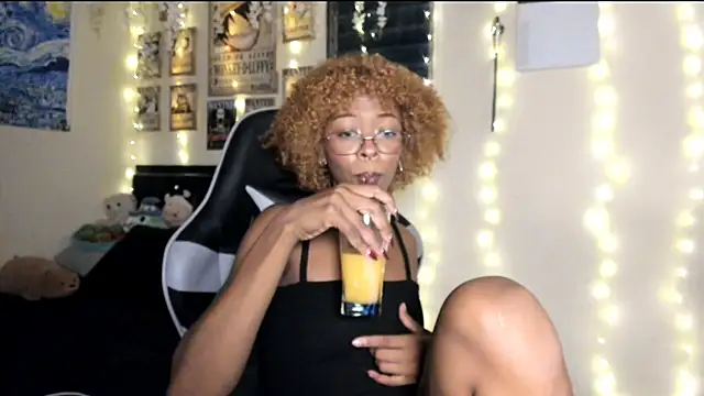 Cristal Jonasxh online show from 02/03/25, 02:47