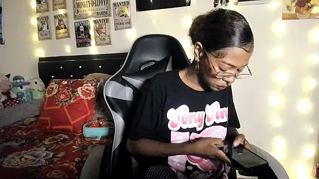 Cristal Jonasxh online show from 11/06/25, 04:24