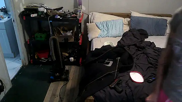 Bi curious86 online show from 11/04/25, 05:01