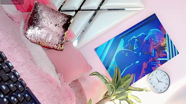 Hannahsmit online show from 12/29/24, 04:19