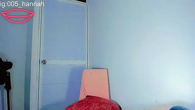 Hannahsmit online show from 10/17/25, 06:49