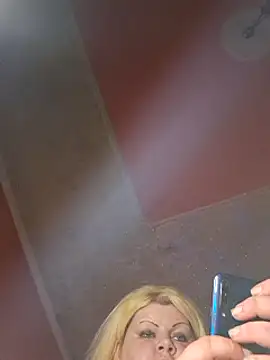 Snapshot of ducicsajsziii chatting on 01/10/25, 01:31 ducicsajsziii online show from 01/10/25, 01:31